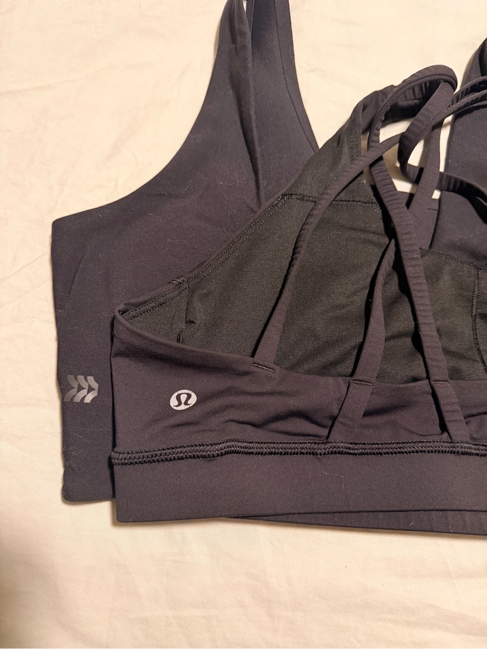 10 lululemon and Large free in motion Women's Black Sports Bra